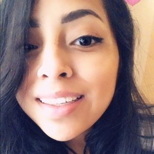 Meet your Posher, Ana